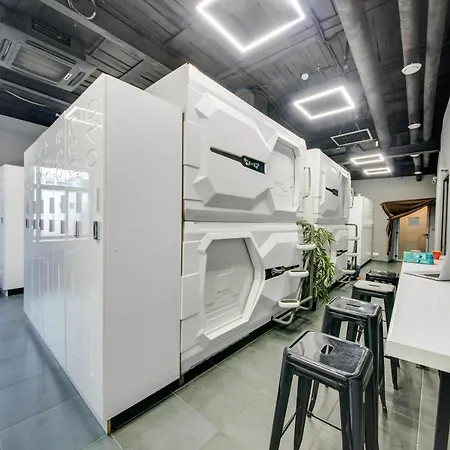 Moonotel Maidan 酒店 *